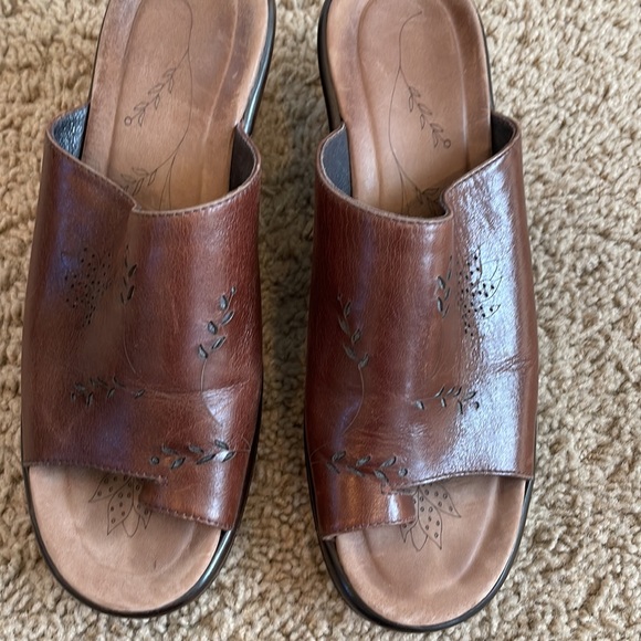 Dansko sandals size 9 - Picture 2 of 6